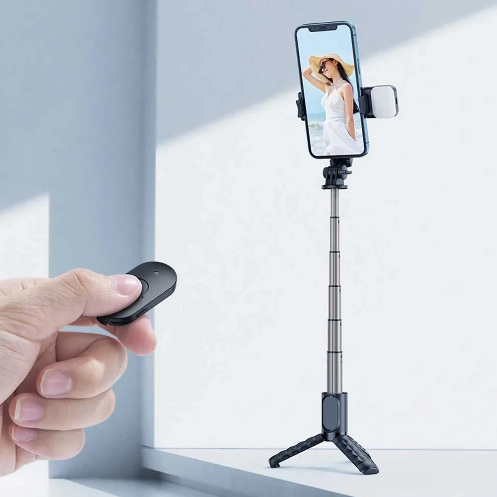 Mcdodo SS-1781 Wireless Selfie Stick Tripod With Single Light